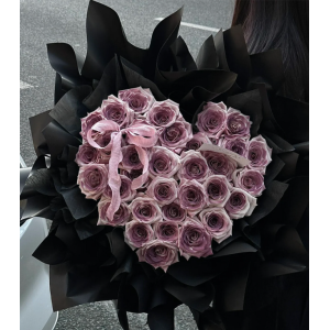 Bouquet Holder | Heart Shaped Rose Arrangement